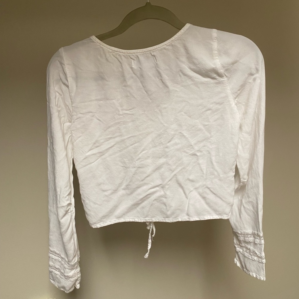 White Top - Picture 4 of 5